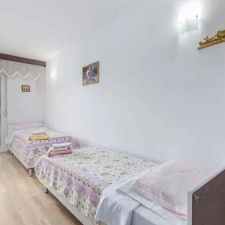 In - Istrien 44045 Porec