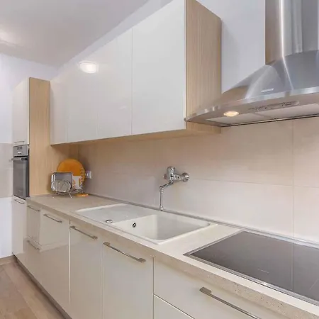 In - Istrien 44045 Apartment