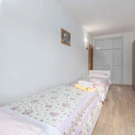In - Istrien 44045 Porec